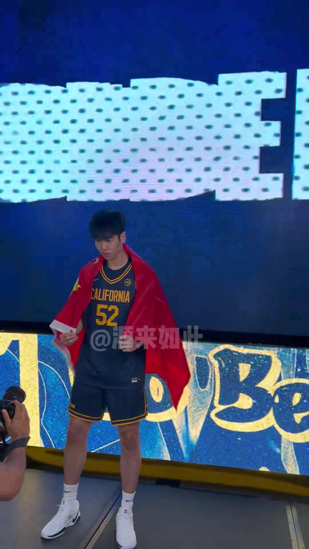 开云体育在线网站-会选择这所大学吗？张博源拍摄伯克利分校访校定妆照花絮