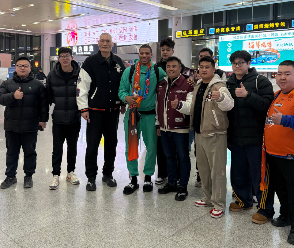 开云体育在线登入-山东外援动态更新！小外约翰逊已注册可出战，大外琼斯将伤停一场